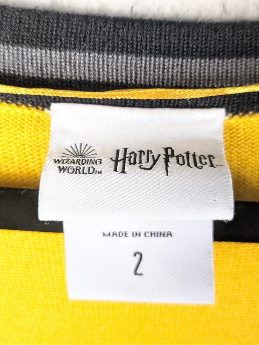 NWOT Harry Potter Hufflepuff Tunic Cardigan 2X Patch Embroidery Yellow Gray - Picture 5 of 7
